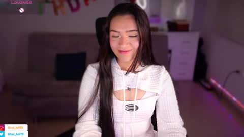 Snapshot of soyabby_ chatting on March 6, 2025, 11:20 pm Luisa    online show from March 6, 2025, 11:20 pm