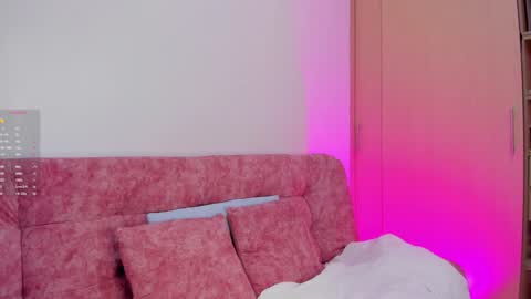 Instagram Soyamandaa  1 online show from December 7, 2024, 9:11 pm