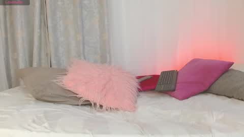 Amelia online show from February 22, 2025, 2:39 am