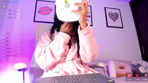 Snapshot of soyjuliana19 chatting on December 20, 2024, 8:01 pm Juliana online show from December 20, 2024, 8:01 pm