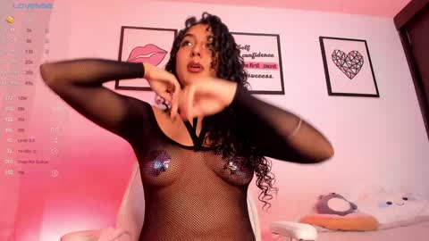 Snapshot of soyjuliana19 chatting on January 14, 2025, 11:48 pm Juliana online show from January 14, 2025, 11:48 pm