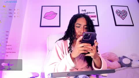 Snapshot of soyjuliana19 chatting on February 6, 2025, 6:13 pm Juliana online show from February 6, 2025, 6:13 pm