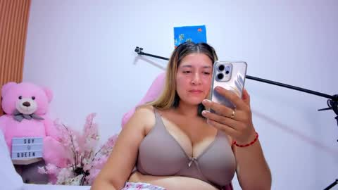 SoyQueen online show from May 9, 2026, 4:06 am