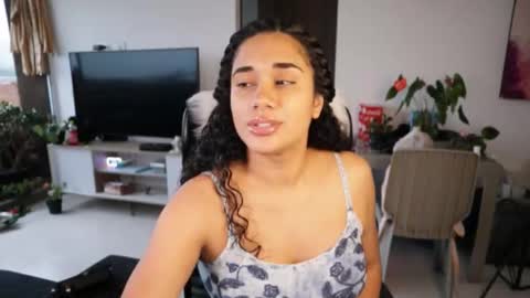 Snapshot of soytropicalfruit chatting on October 22, 2025, 10:09 pm You want to talk to me more personal follow me in My Channel VIP 50 the discount online show from October 22, 2025, 10:09 pm