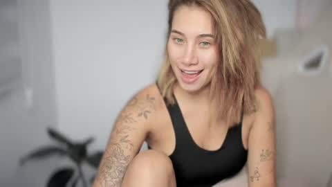 brisa  s online show from February 15, 2025, 3:31 am