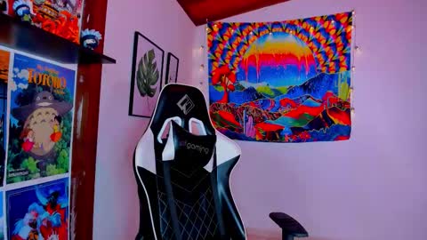 Val online show from October 24, 2025, 1:03 am