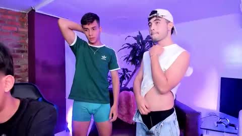 Snapshot of space_boys18 chatting on October 9, 2025, 3:15 am Gabo Lucas and Justin online show from October 9, 2025, 3:15 am