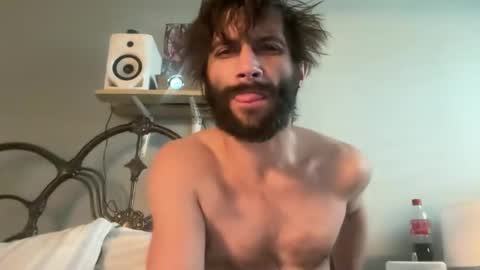 TrndSettrz online show from January 19, 2025, 4:46 pm