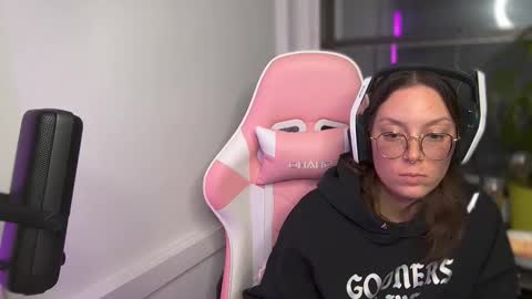 Snapshot of spacecowwhore chatting on October 4, 2025, 3:48 am Spacecow Whore online show from October 4, 2025, 3:48 am