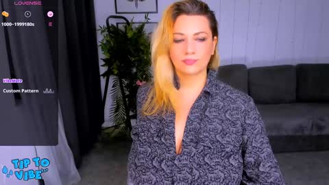 Snapshot of spacyyxjill chatting on January 25, 2025, 2:04 am Jill online show from January 25, 2025, 2:04 am