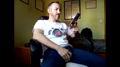 Manu  online show from April 26, 2026, 2:04 pm