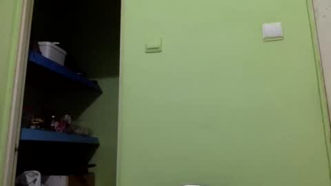 Snaiky online show from May 6, 2026, 9:42 pm