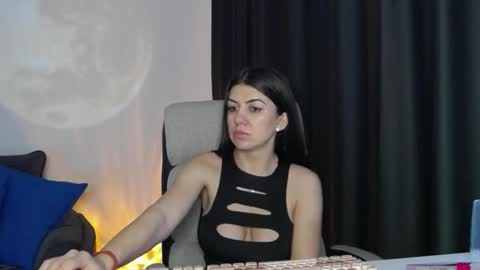 sparkly_eve online show from February 6, 2026, 2:53 pm