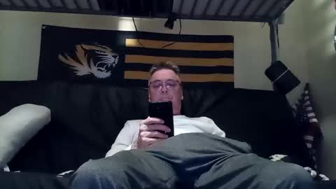 sparkyspeedway online show from December 19, 2025, 3:57 am