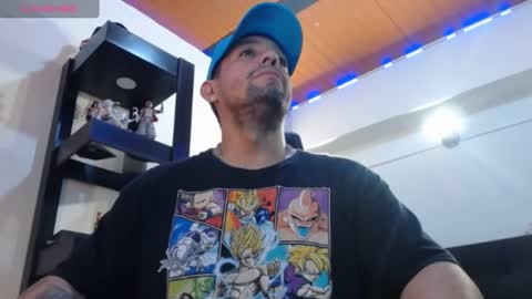 Snapshot of spartacus_cam chatting on December 4, 2024, 6:11 am online show from December 4, 2024, 6:11 am