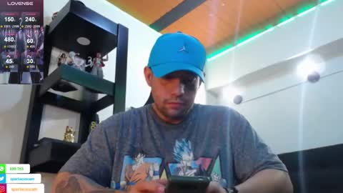 Snapshot of spartacus_cam chatting on December 16, 2024, 5:38 am online show from December 16, 2024, 5:38 am