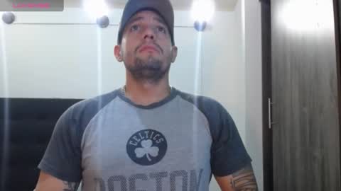 Snapshot of spartacus_cam chatting on December 23, 2024, 9:05 am online show from December 23, 2024, 9:05 am