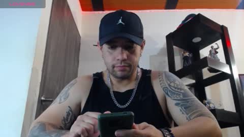 Snapshot of spartacus_cam chatting on January 7, 2025, 5:12 am online show from January 7, 2025, 5:12 am