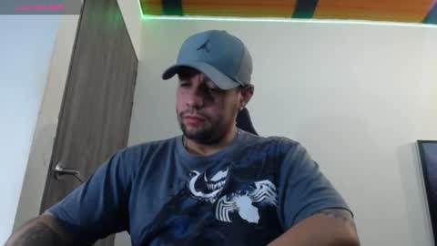 Snapshot of spartacus_cam chatting on January 16, 2025, 5:42 am online show from January 16, 2025, 5:42 am