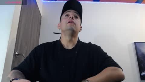 Snapshot of spartacus_cam chatting on January 18, 2025, 6:34 am online show from January 18, 2025, 6:34 am