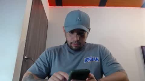 Snapshot of spartacus_cam chatting on February 4, 2025, 5:10 am online show from February 4, 2025, 5:10 am