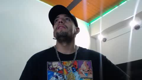 Snapshot of spartacus_cam chatting on February 5, 2025, 8:54 am online show from February 5, 2025, 8:54 am