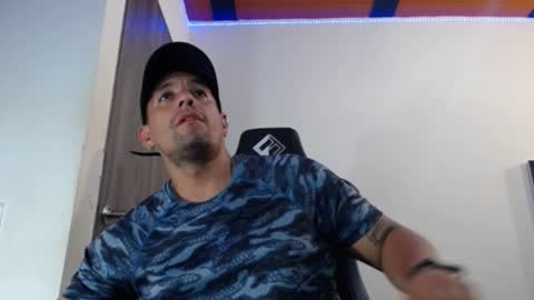 Snapshot of spartacus_cam chatting on February 18, 2025, 6:04 am online show from February 18, 2025, 6:04 am