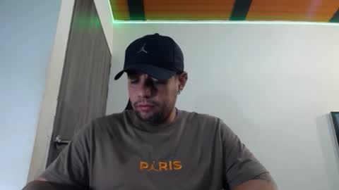 Snapshot of spartacus_cam chatting on February 23, 2025, 5:34 am online show from February 23, 2025, 5:34 am