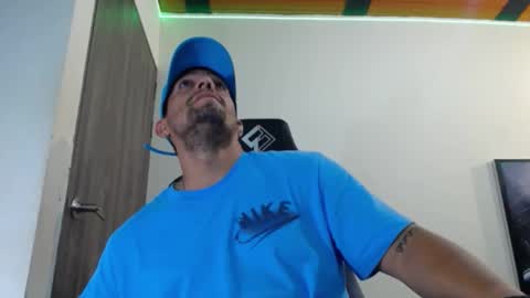 Snapshot of spartacus_cam chatting on February 27, 2025, 6:07 am online show from February 27, 2025, 6:07 am