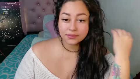 Renata Roman online show from September 18, 2025, 10:23 pm