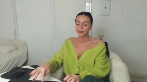 Carla online show from January 21, 2025, 7:06 pm