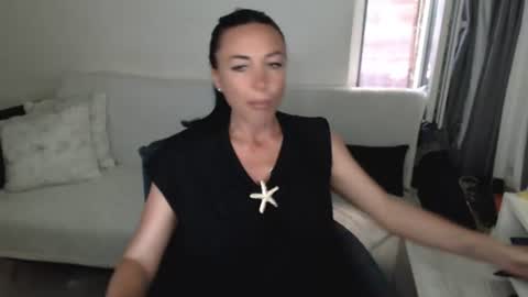 Snapshot of spicemint chatting on June 19, 2026, 1:37 pm Carla online show from June 19, 2026, 1:37 pm