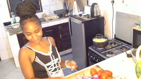 Snapshot of spicy_angels chatting on June 23, 2026, 3:43 pm Quinter Cheeky online show from June 23, 2026, 3:43 pm