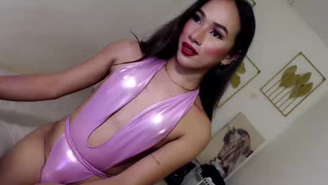Alora online show from January 14, 2025, 4:40 pm