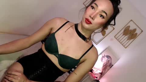 Alora online show from February 15, 2025, 9:38 am