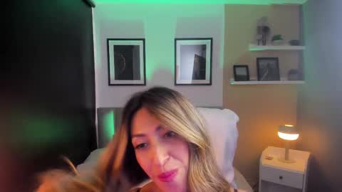 Snapshot of spicy_lover1 chatting on February 23, 2025, 3:40 pm Sara online show from February 23, 2025, 3:40 pm