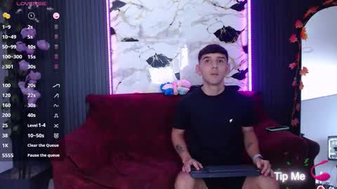    online show from October 18, 2025, 10:32 pm