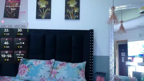 spicycolombianmom online show from May 18, 2026, 12:44 pm