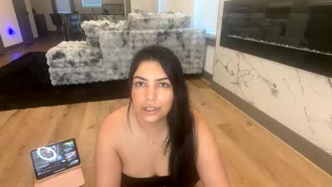 spicymami0333 online show from November 9, 2025, 11:03 pm