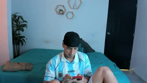 Snapshot of spider_master77 chatting on April 12, 2026, 10:15 pm spider master online show from April 12, 2026, 10:15 pm