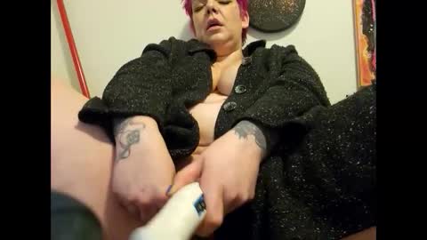Snapshot of spinnerbitch chatting on March 3, 2025, 12:15 am Vanessa Spade online show from March 3, 2025, 12:15 am