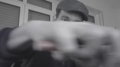 Snapshot of spliffray chatting on December 10, 2024, 5:07 am spliffray online show from December 10, 2024, 5:07 am