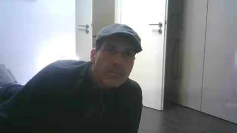 Snapshot of spliffray chatting on January 6, 2025, 12:37 am spliffray online show from January 6, 2025, 12:37 am