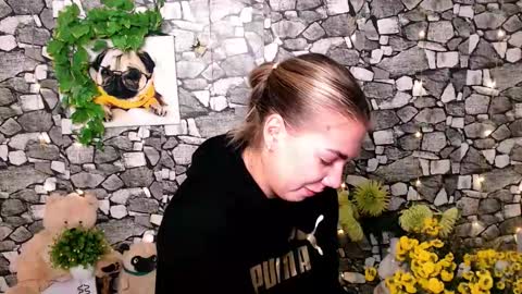 Karina online show from October 22, 2025, 6:57 am