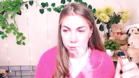 Karina online show from November 18, 2025, 9:58 am