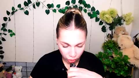 Karina online show from March 28, 2026, 10:48 am