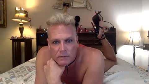 Snapshot of squiringsissylay chatting on May 6, 2026, 11:10 pm squiringsissylay online show from May 6, 2026, 11:10 pm