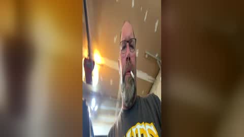 Snapshot of squirreldiamond chatting on June 21, 2026, 9:50 pm squirreldiamond online show from June 21, 2026, 9:50 pm