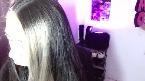 Snapshot of squirt_charlotte chatting on October 20, 2025, 2:06 pm HELLO WELCOME MY NAME IS CHARLOTTE OY A NEW GIRL online show from October 20, 2025, 2:06 pm