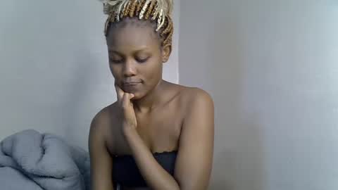 Snapshot of squirt_godes chatting on October 20, 2025, 10:10 pm Tashy online show from October 20, 2025, 10:10 pm